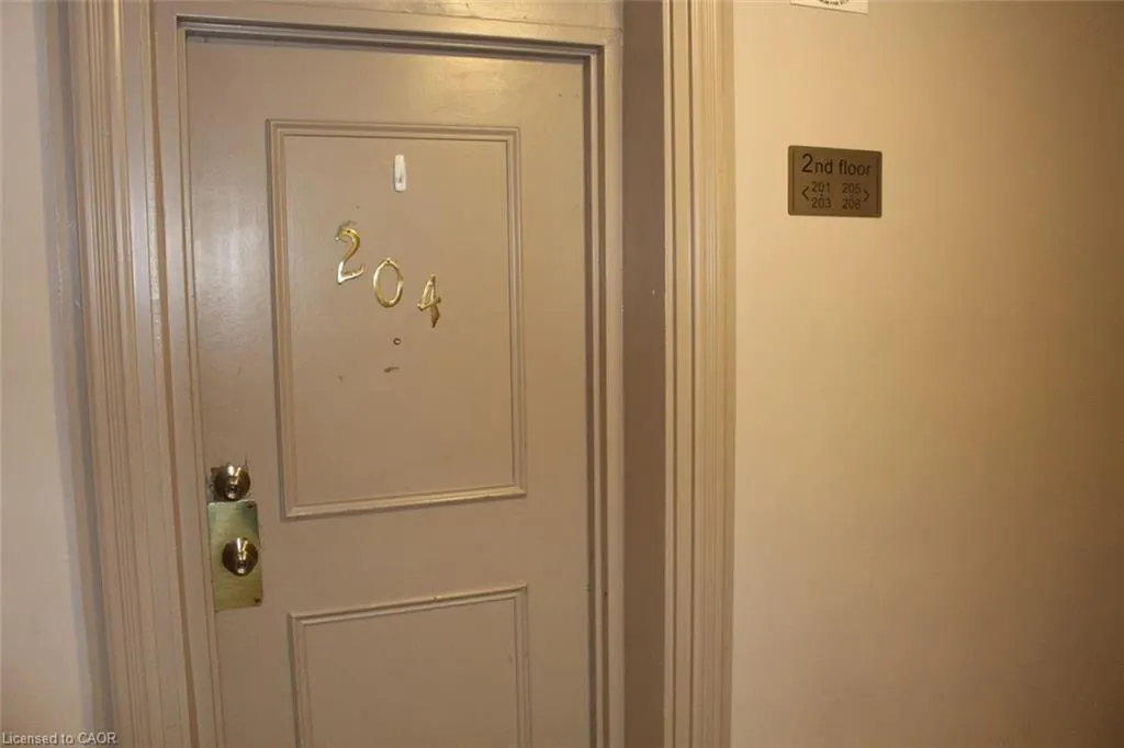 851 Queenston Road, #204