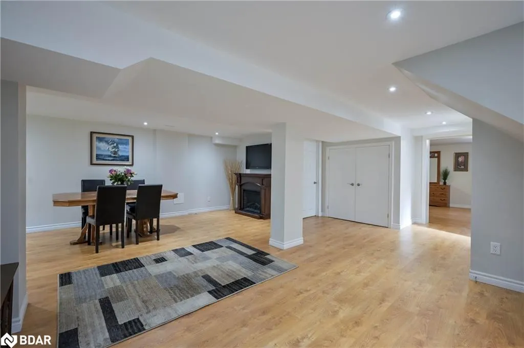 390 Wendall Place