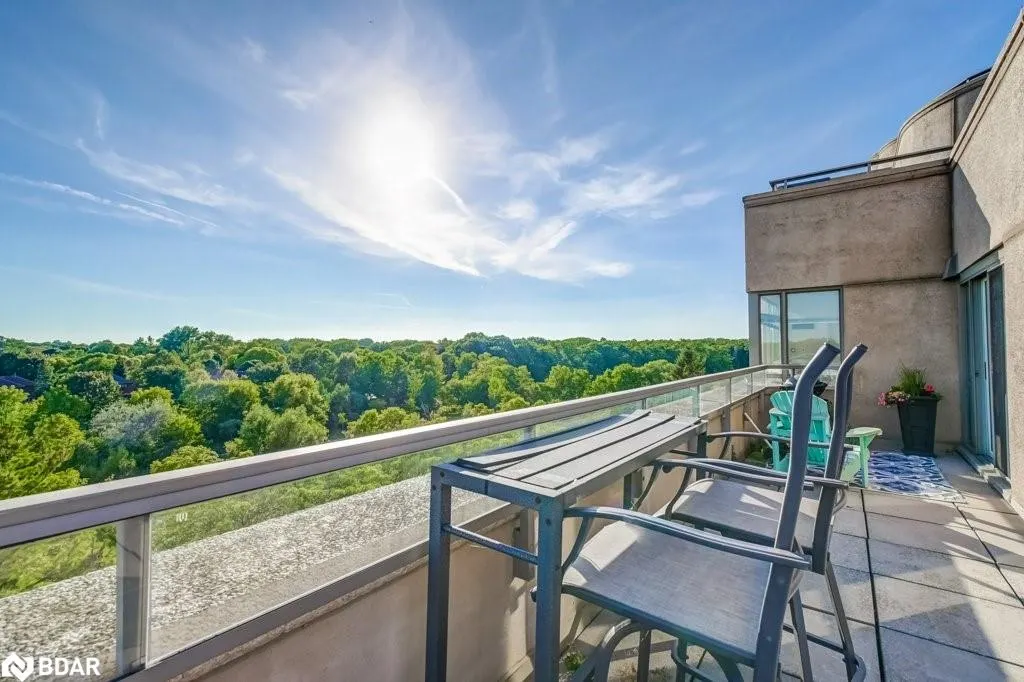 2511 Lakeshore Road W, #519