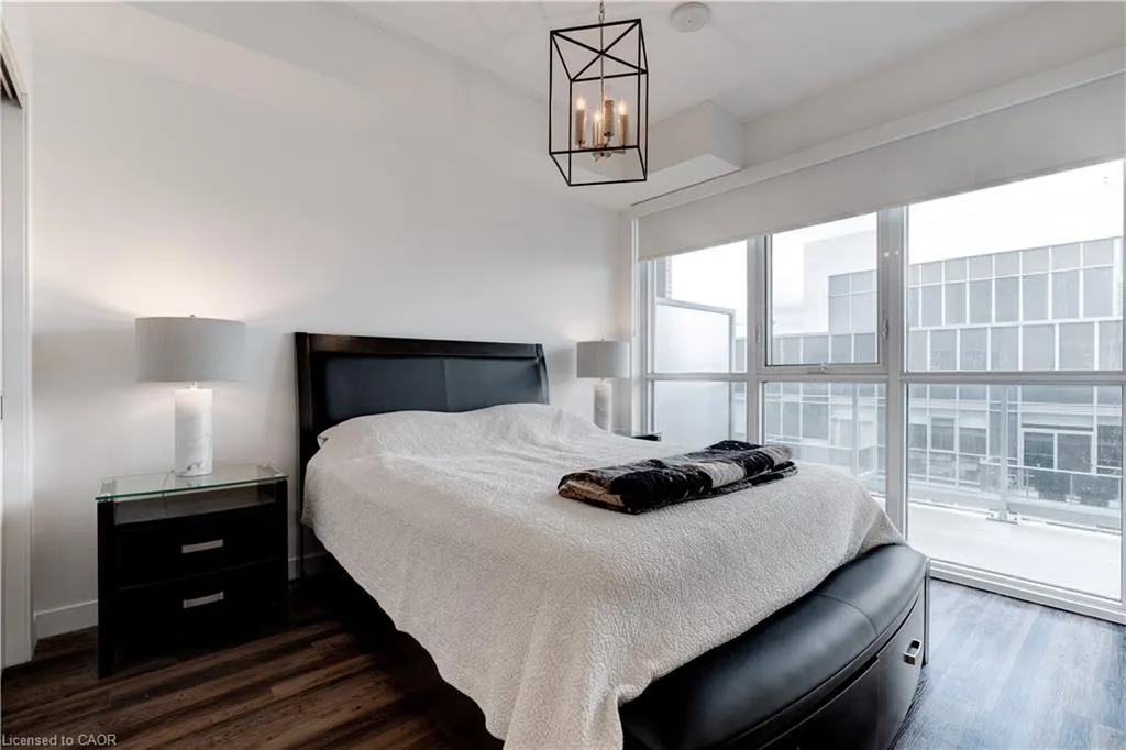 2087 Fairview Street, #2101