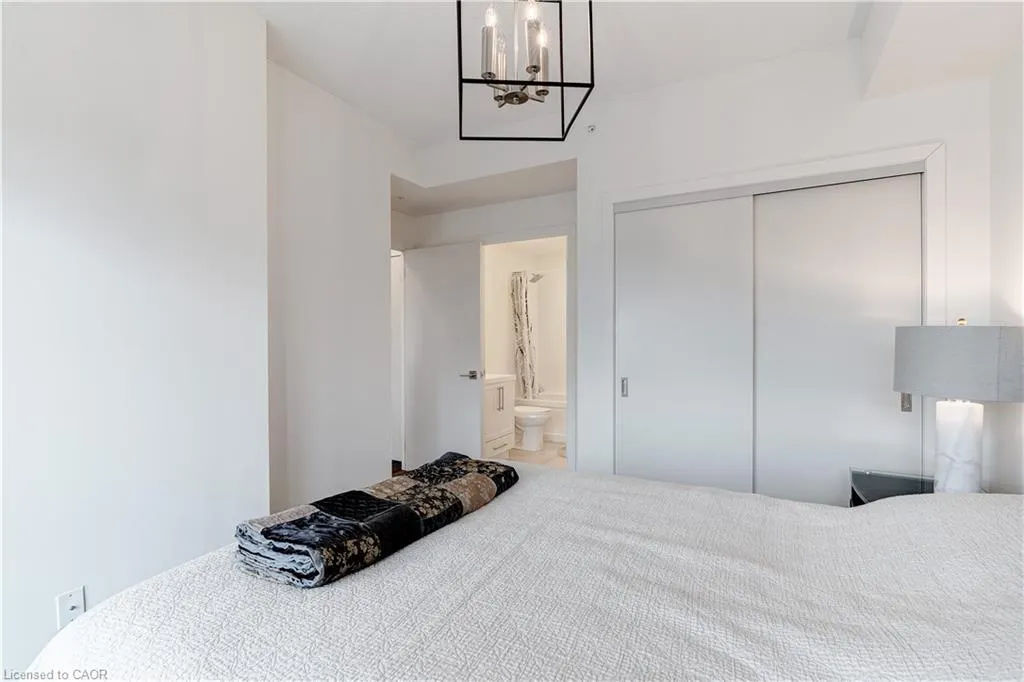 2087 Fairview Street, #2101