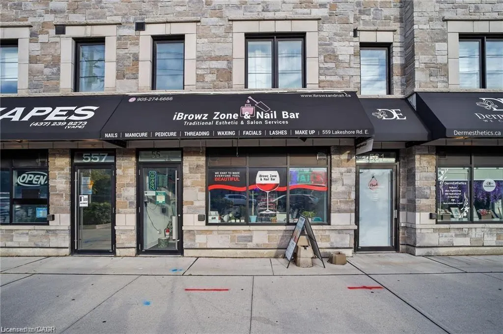 559 Lakeshore Road E