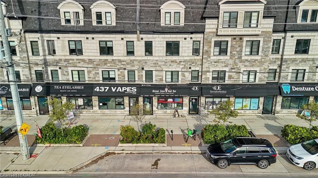 559 Lakeshore Road E
