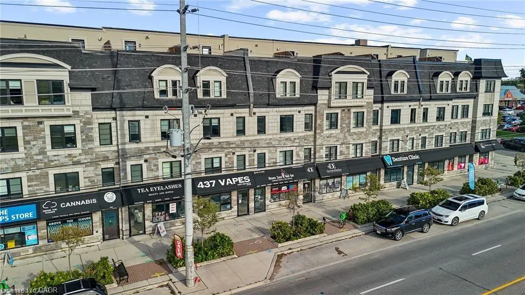 559 Lakeshore Road E