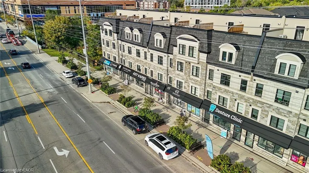 559 Lakeshore Road E