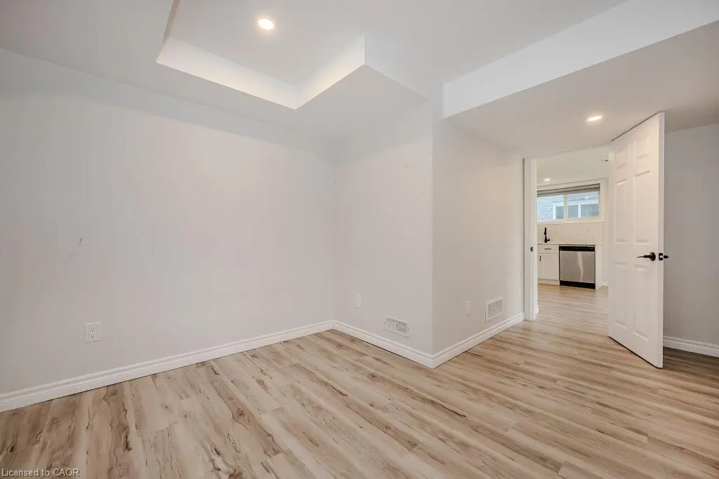 277 Dewdrop Crescent, #Lower