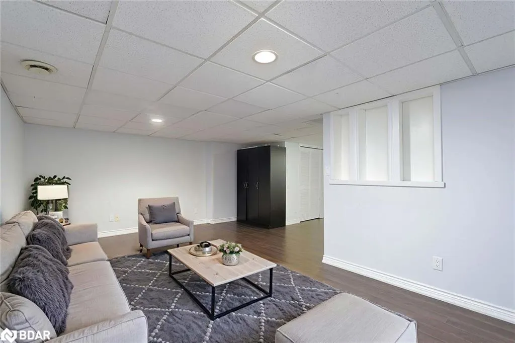800 Upper Paradise Road, #34
