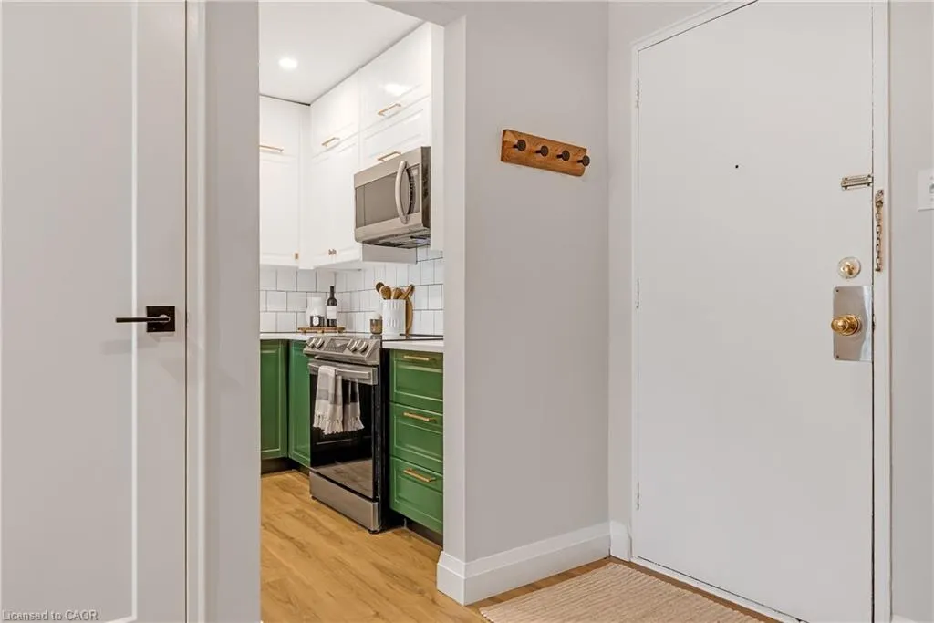 37 Mericourt Road, #208