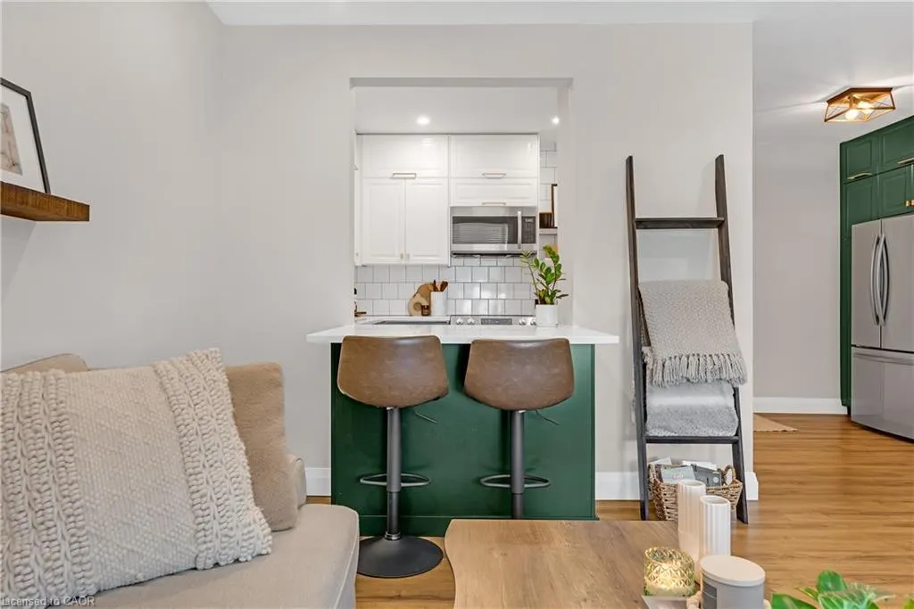 37 Mericourt Road, #208
