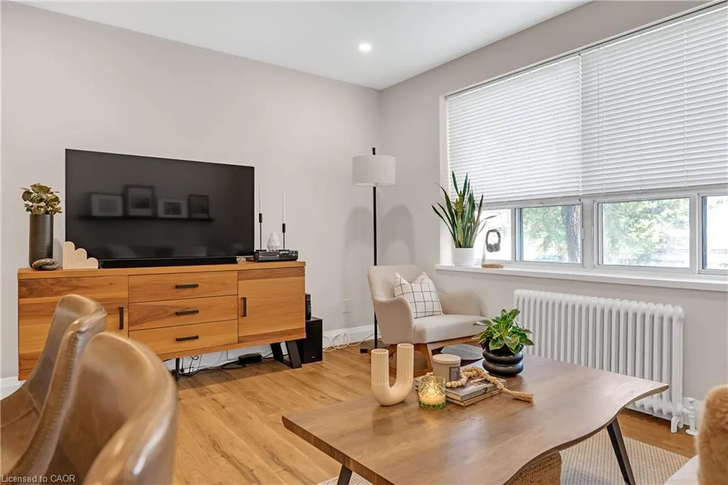 37 Mericourt Road, #208