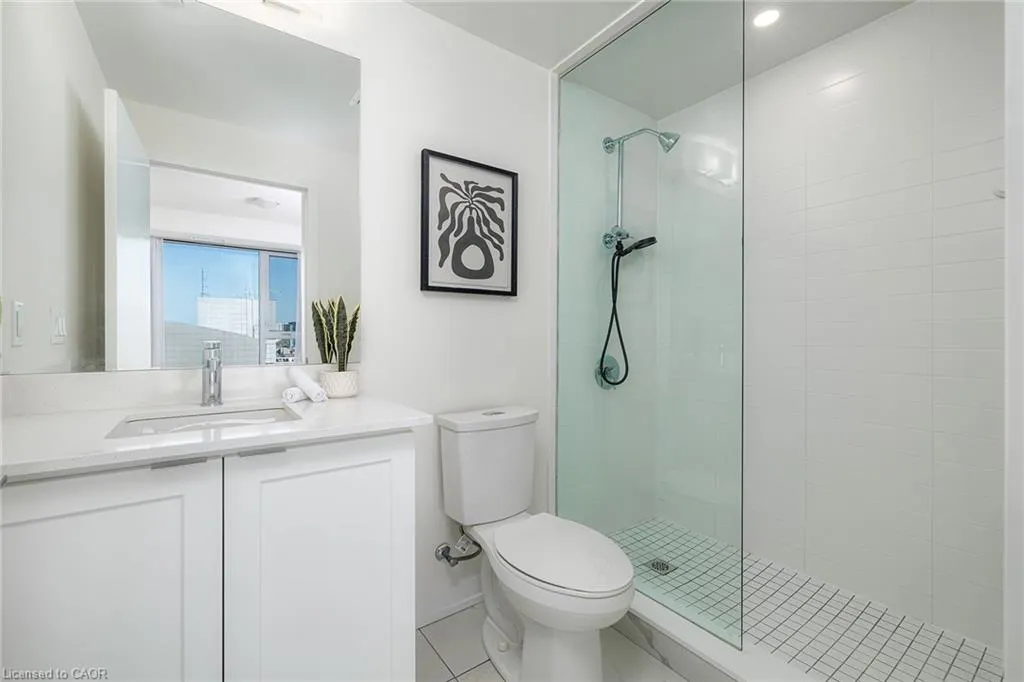 55 Duke Street W, #1401