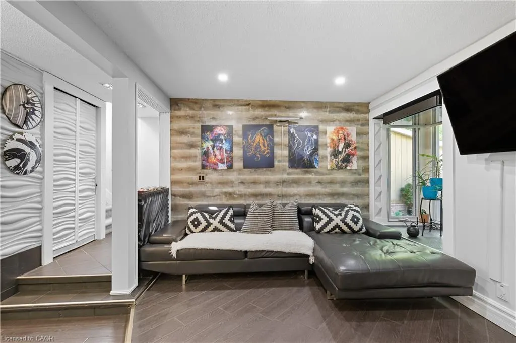 2385 Woodward Avenue, #28
