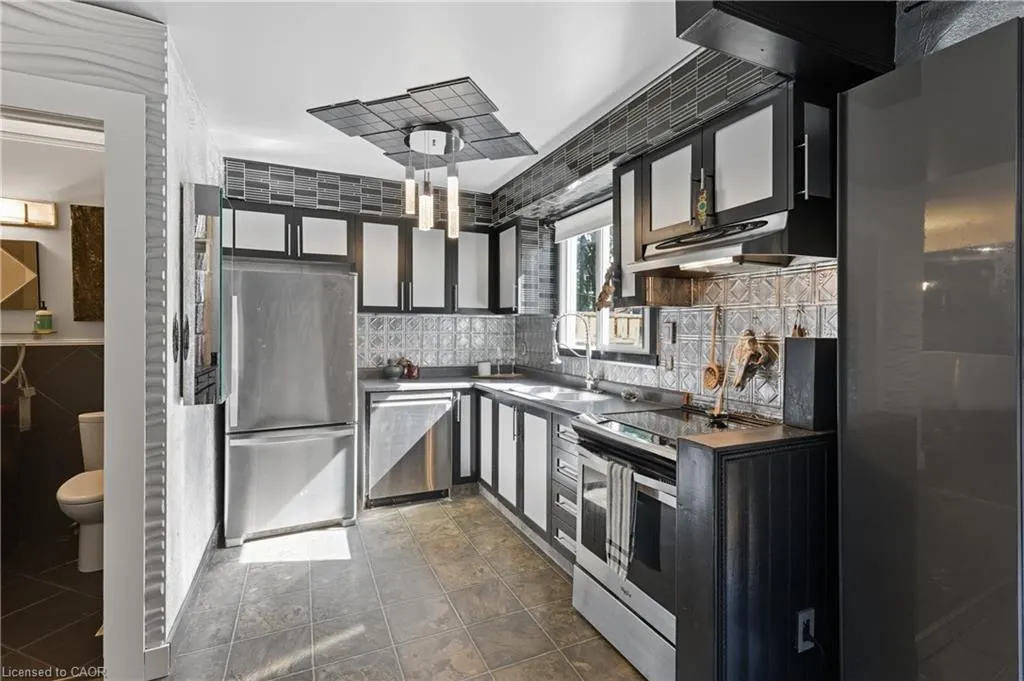 2385 Woodward Avenue, #28