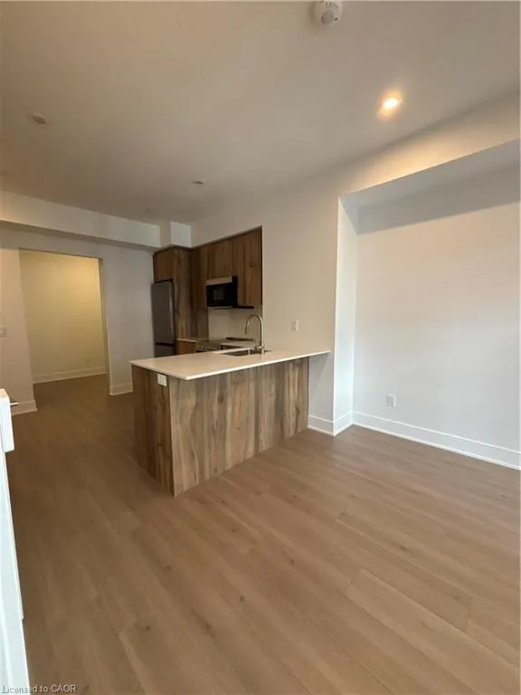 25 Wellington Street S, #1509