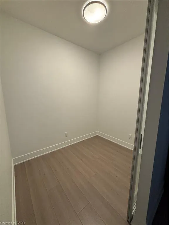 25 Wellington Street S, #1509