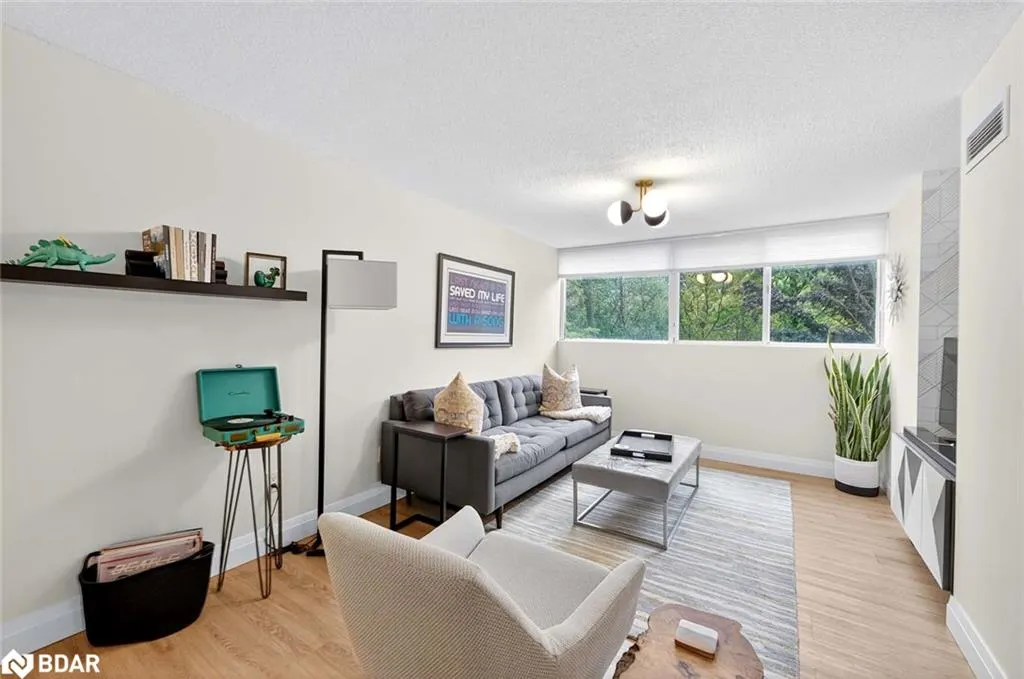 3695 Kaneff Crescent, #102