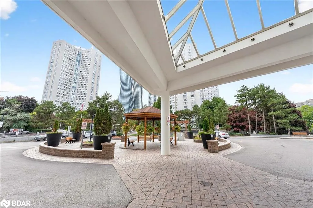 3695 Kaneff Crescent, #102