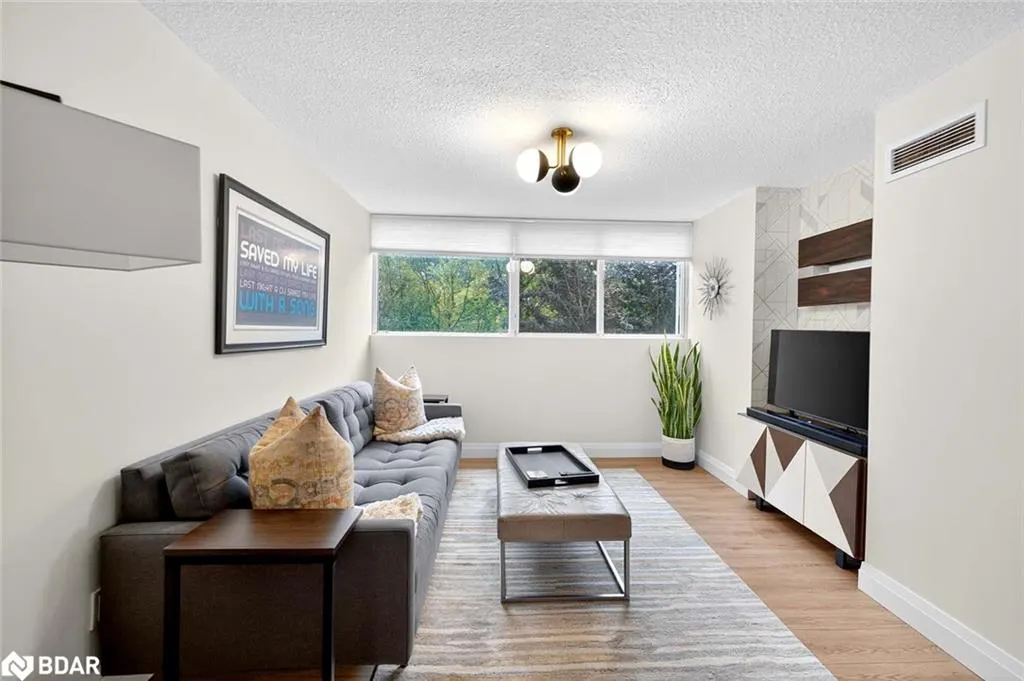3695 Kaneff Crescent, #102