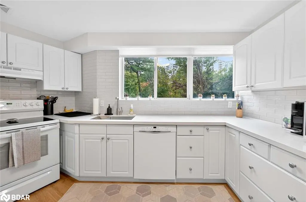 3695 Kaneff Crescent, #102