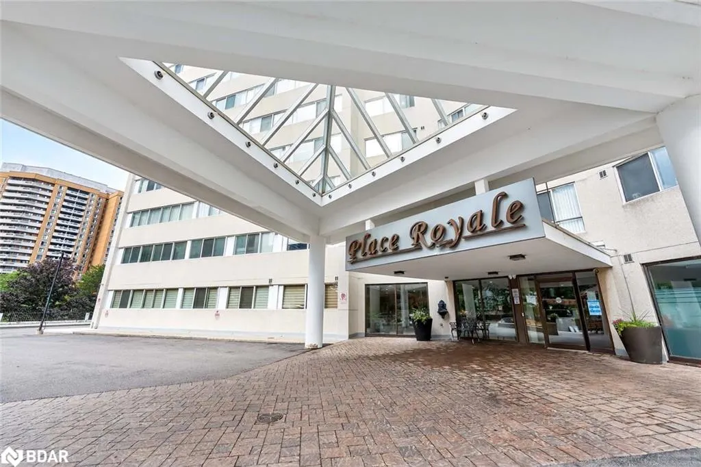 3695 Kaneff Crescent, #102