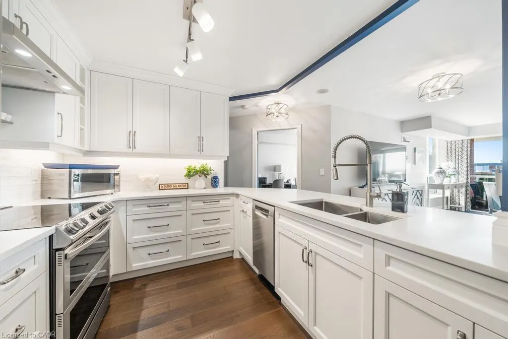 442 Maple Avenue, #1101