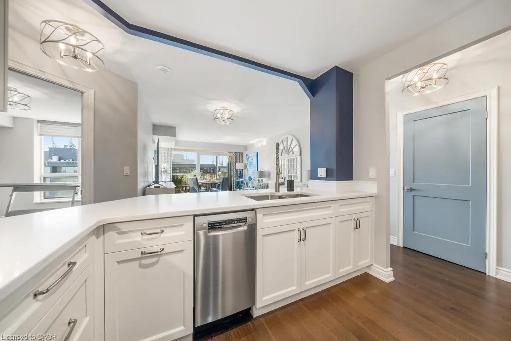 442 Maple Avenue, #1101