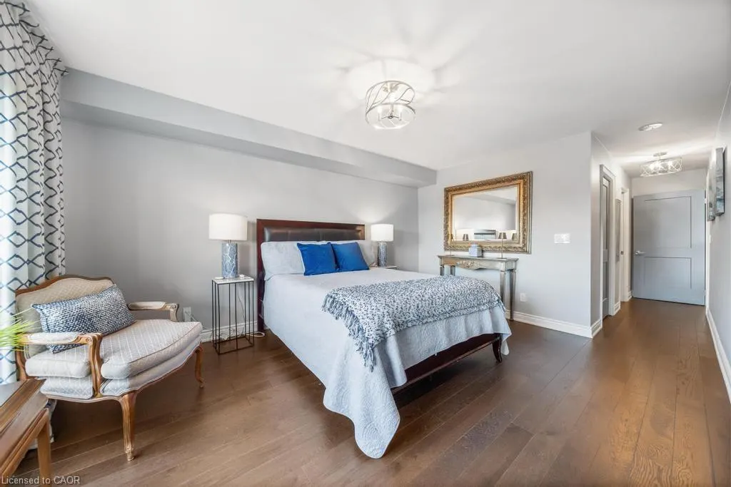 442 Maple Avenue, #1101