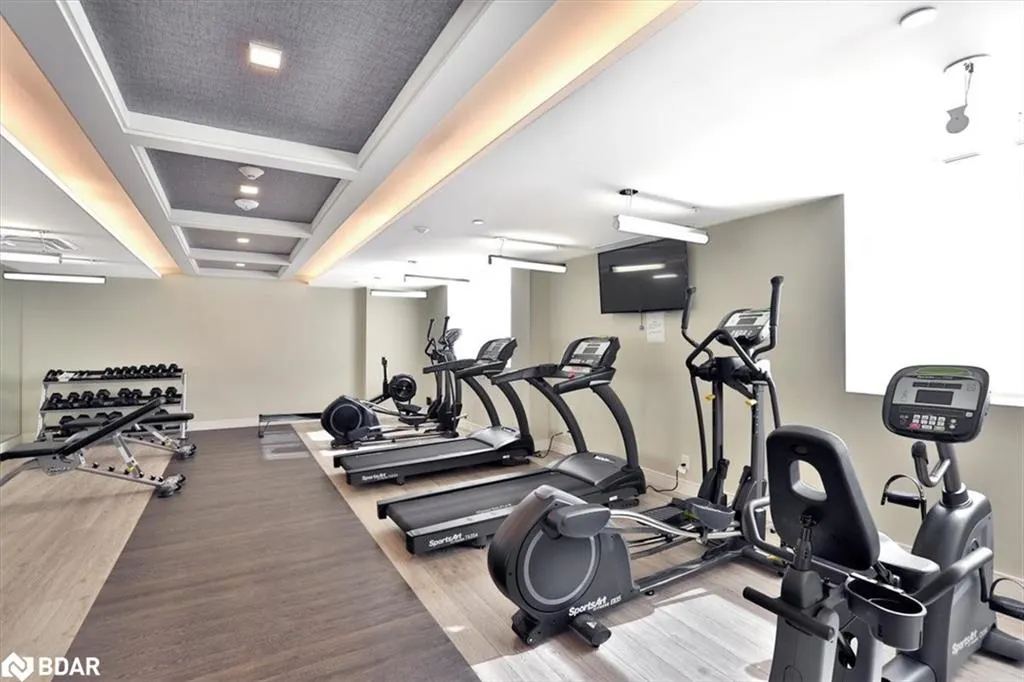 1575 Lakeshore Road West Road W, #105