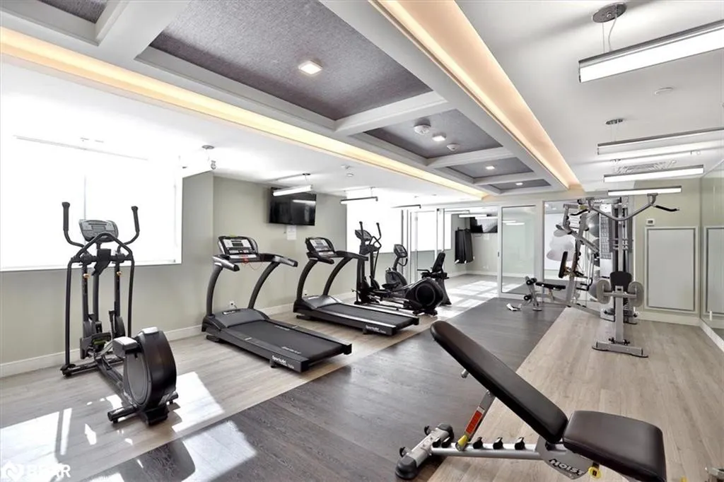 1575 Lakeshore Road West Road W, #105
