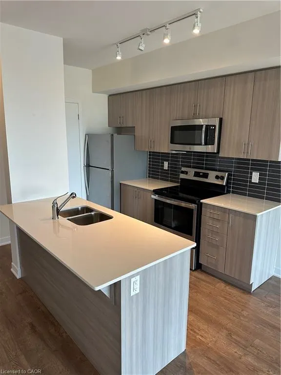 550 North Service Road, #612