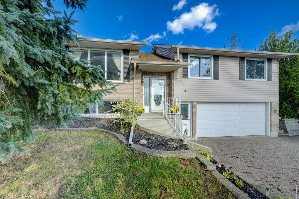 144 Laurentian Drive