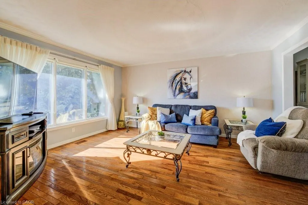 144 Laurentian Drive