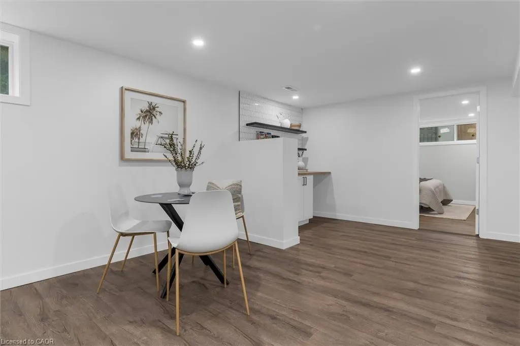 3 Mulock Avenue