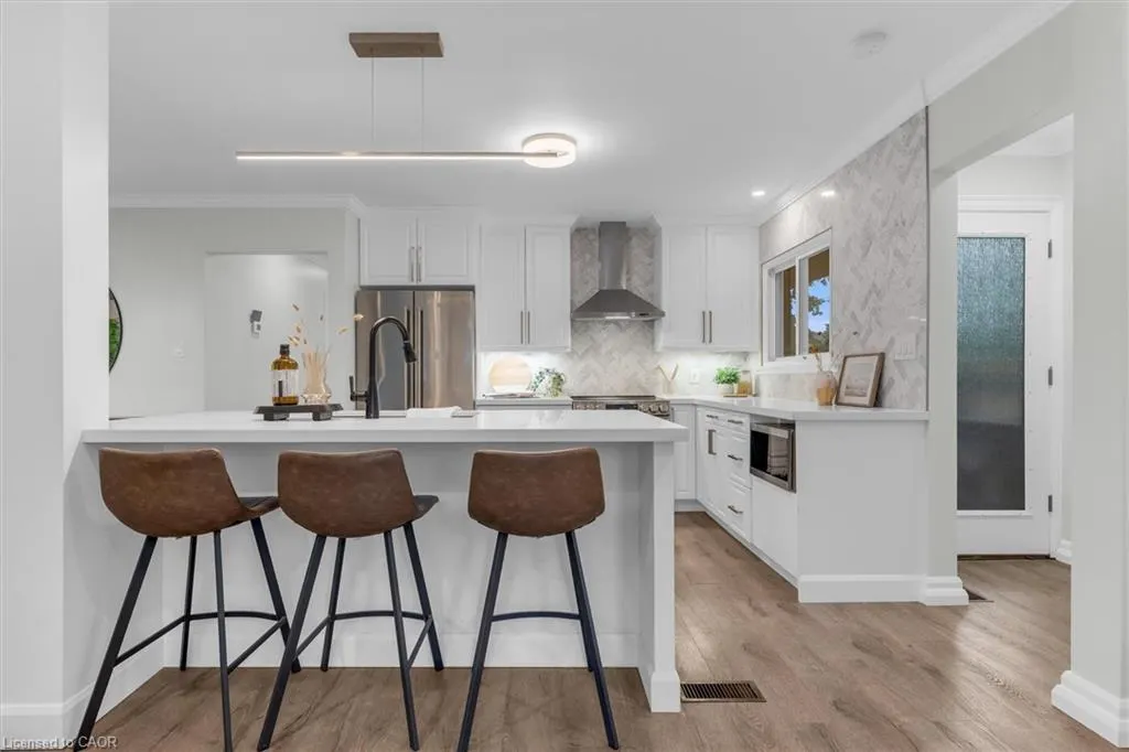3 Mulock Avenue