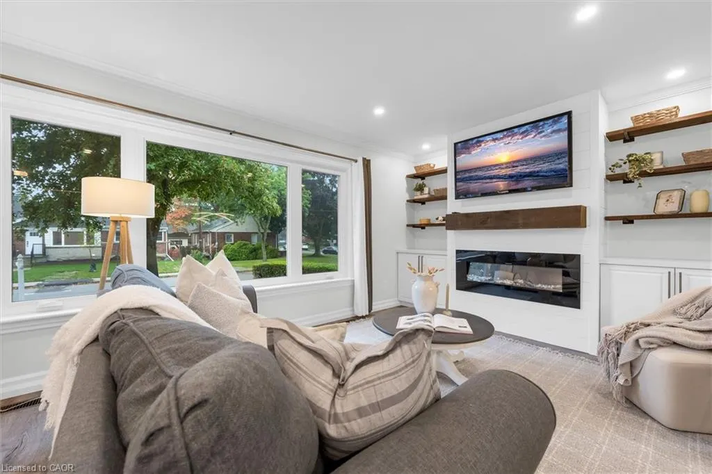 3 Mulock Avenue