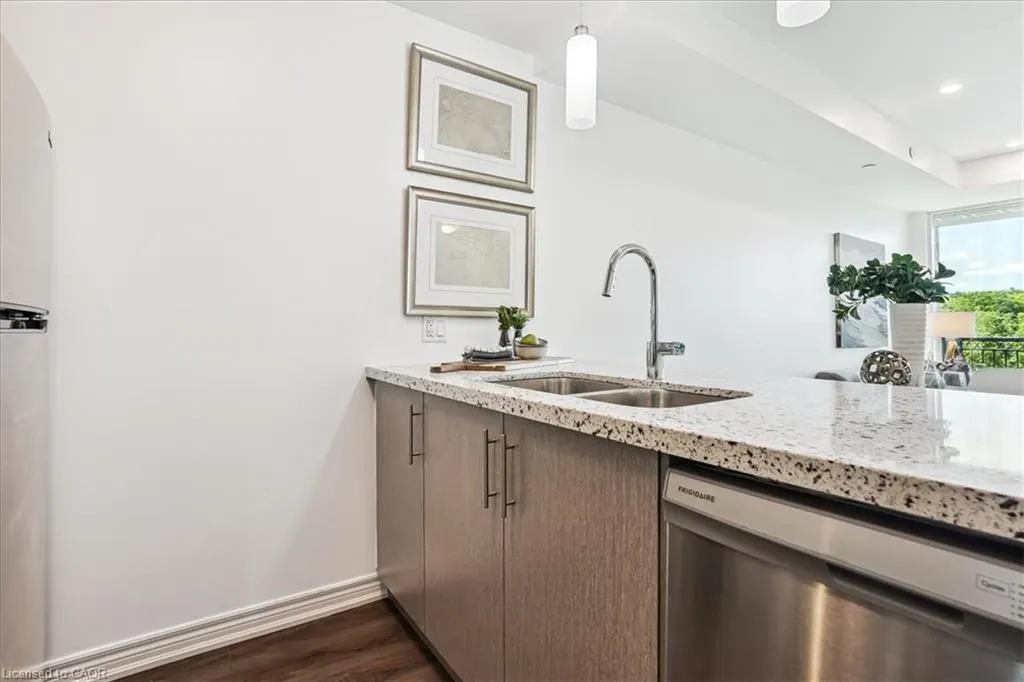 2750 King Street E, #508