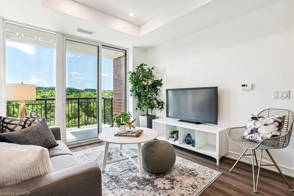 2750 King Street E, #508