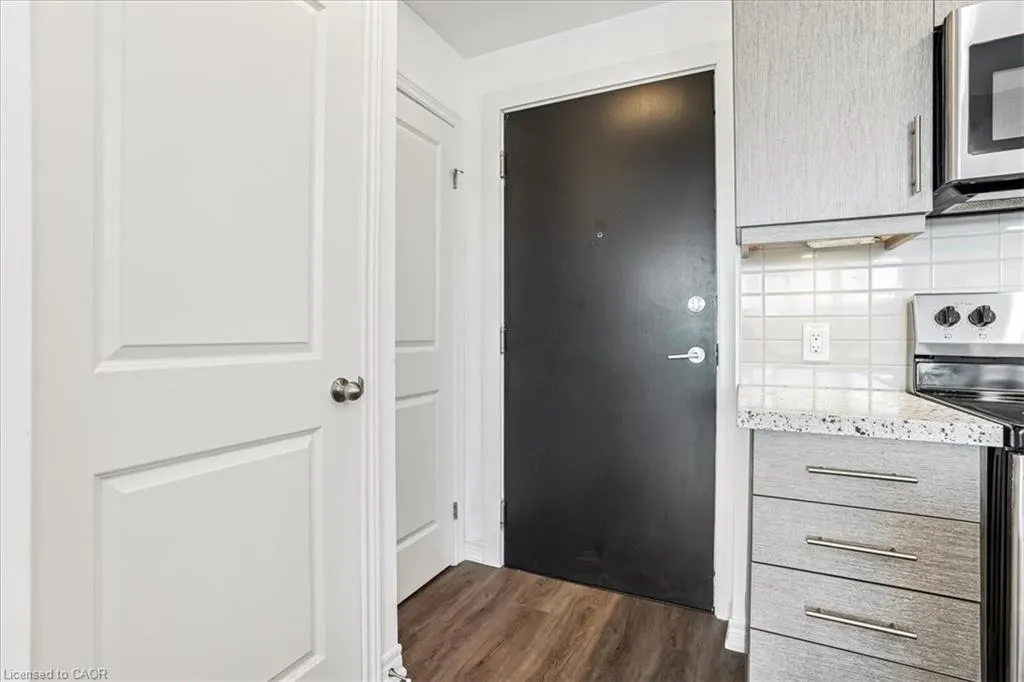 2750 King Street E, #508