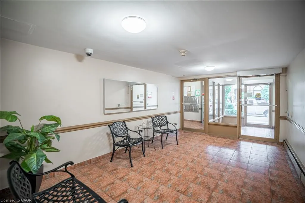 141 Catharine Street, #204