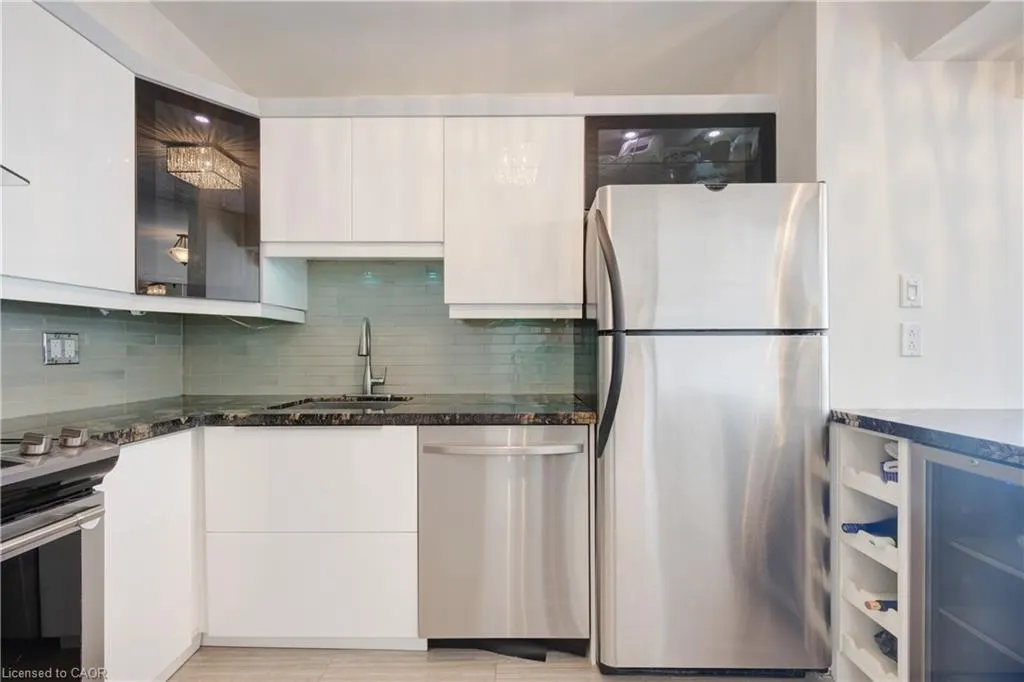 55 Elm Drive W, #2204