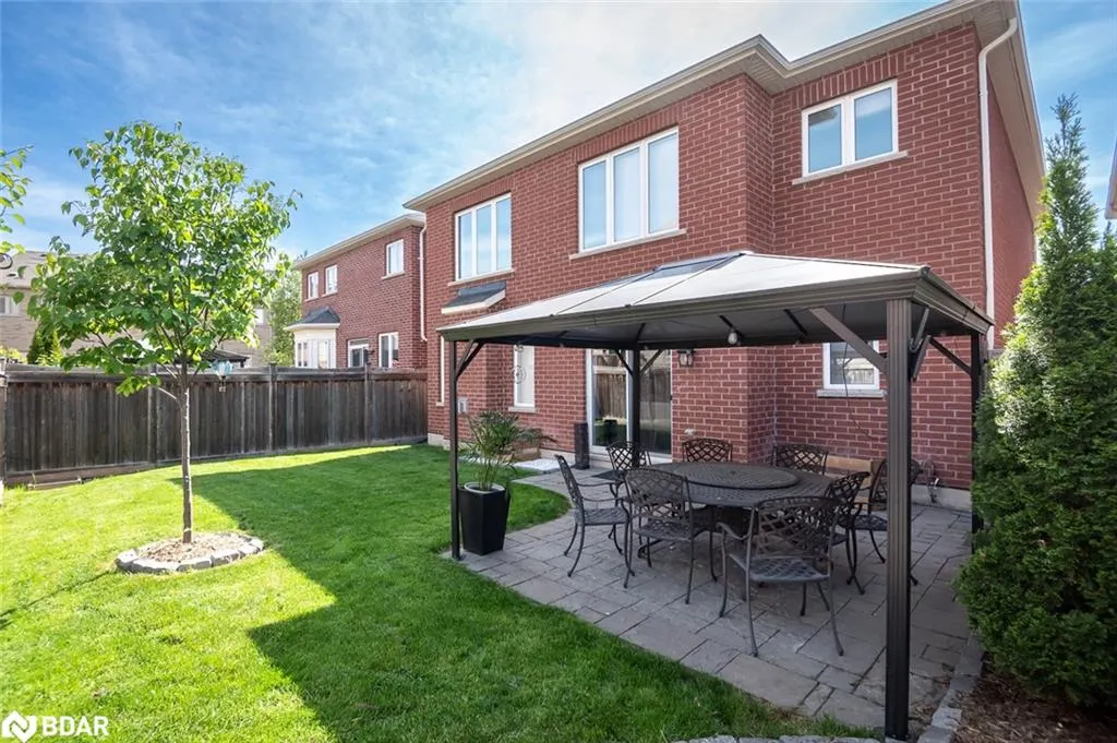 476 Laundon Terrace