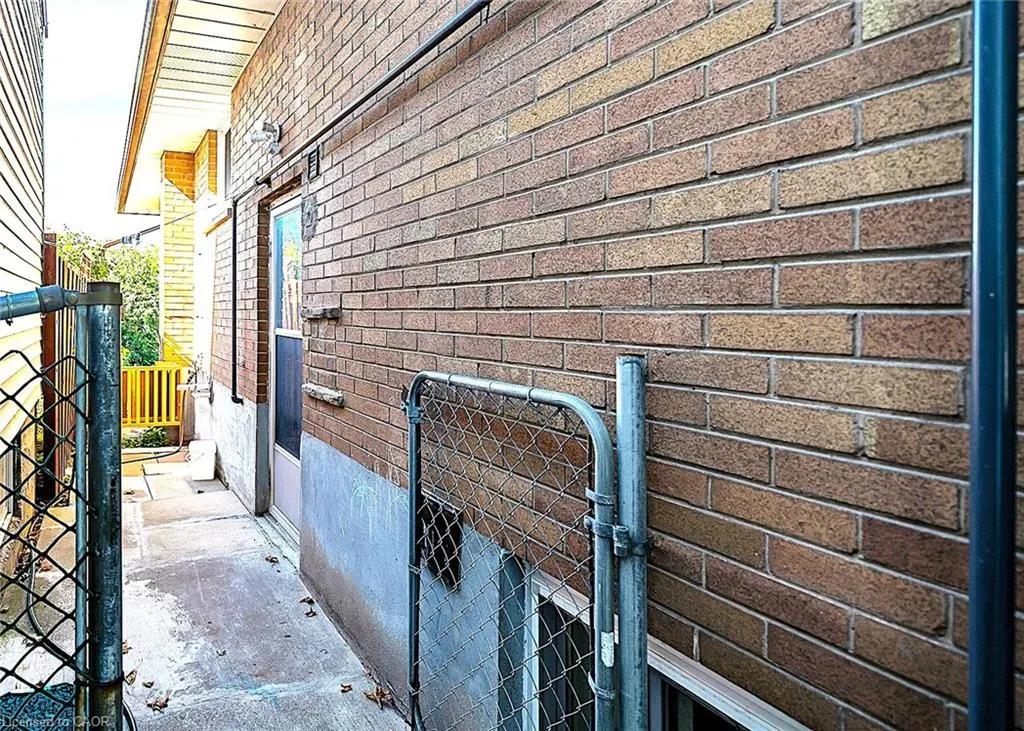 532 Montrave Avenue