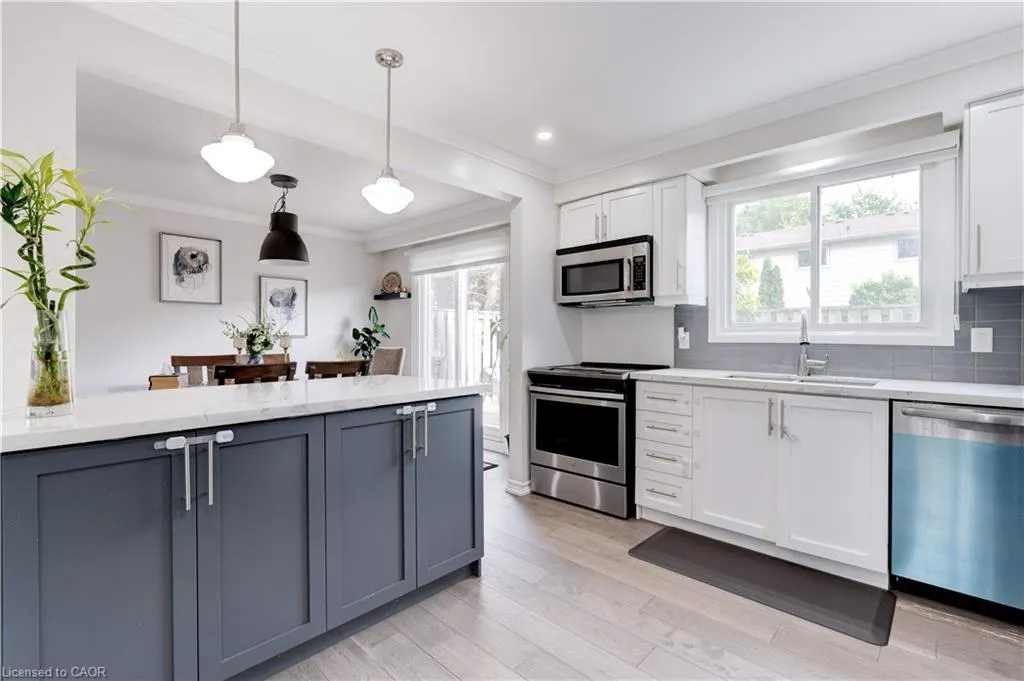 5475 Lakeshore Road, #19