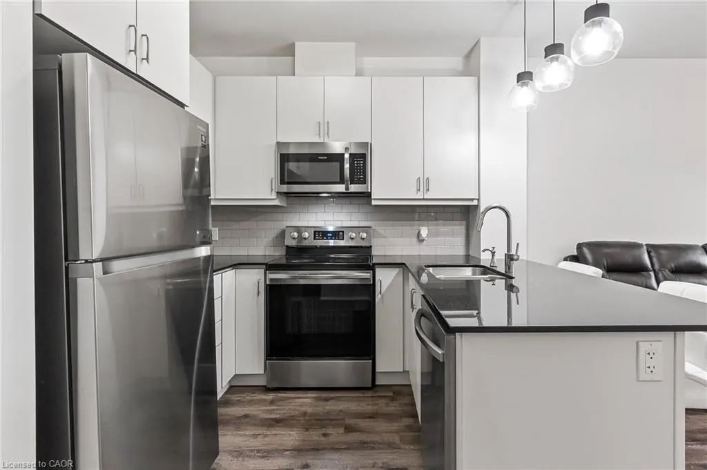 102 Grovewood Common, #121