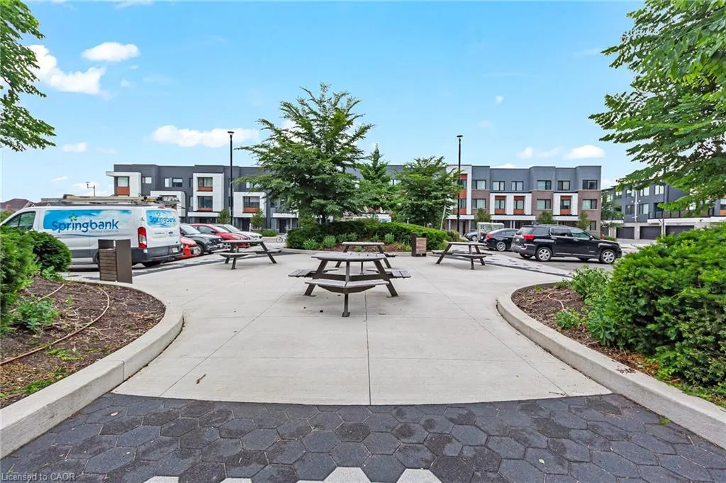 102 Grovewood Common, #121