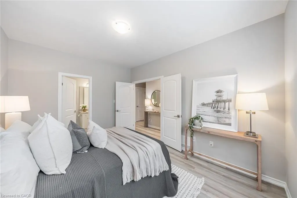 2362 New Street, #8