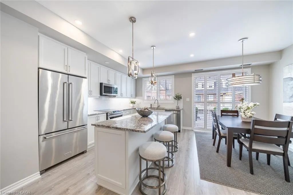 2362 New Street, #8