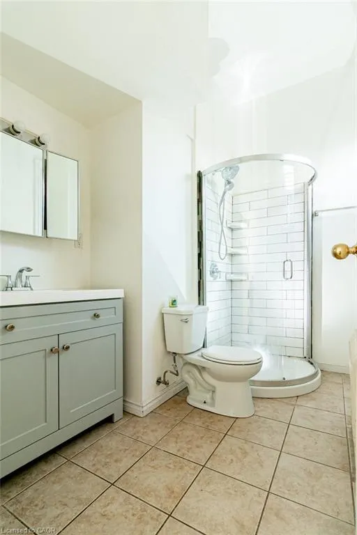 266 King Street W