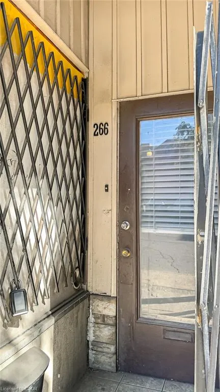 266 King Street W