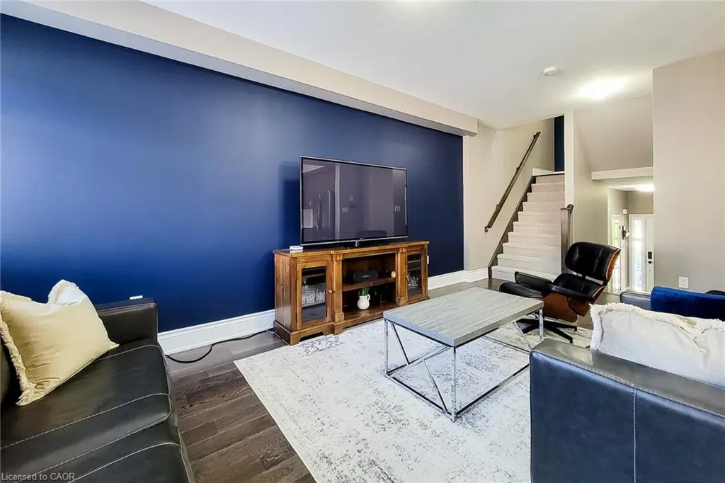 19 Dresser Lane